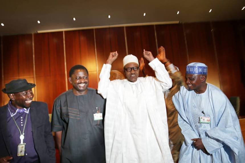 860x572xBuhari-at-villa-7.jpg.pagespeed.ic.NResvrumaf