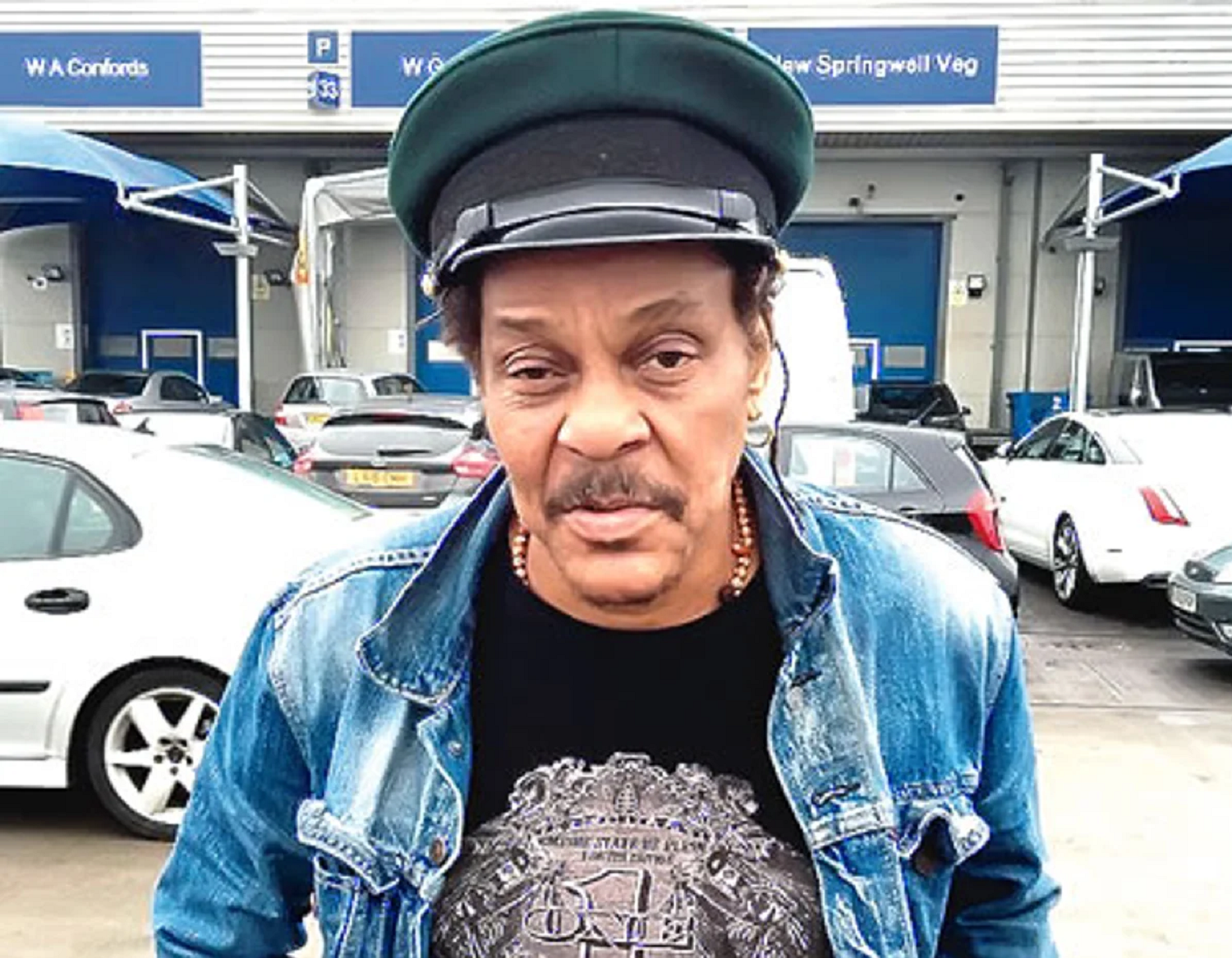 Majek-Fashek (1)