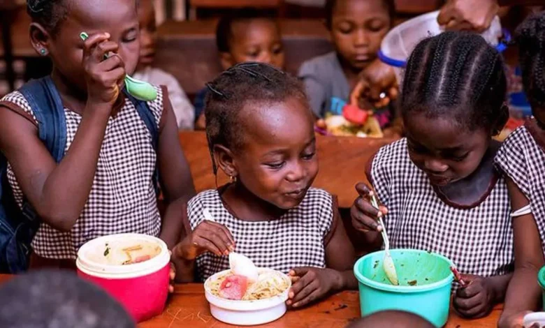 You are currently viewing School feeding: FG seeks public-private partnership to address funding gaps