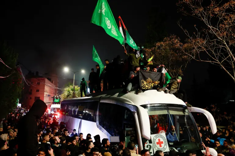 Israel releases first 90 Palestinian prisoners
