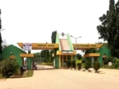 Rector urges poly workers to shun strike