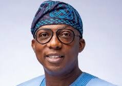Sanitation: Wahab, Sanwo-Olu’s wife commend compliance, introduce incentives for cleanest LG